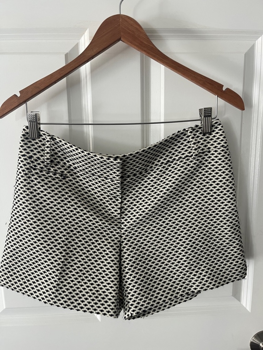 Loft Textured Flat Front Shorts Size 4